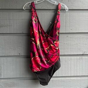 ROBBY LEN RED MAGENAT FLORAL ONE PIECE SWIMSUIT SIZE 22W NEW